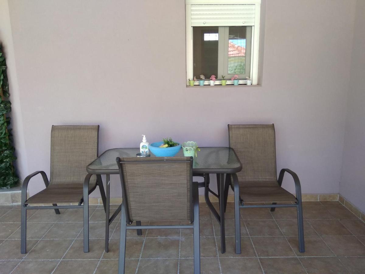 Valta'S Room 2 Paleros المظهر الخارجي الصورة